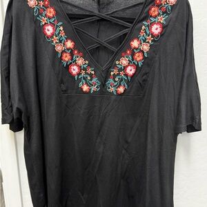 BloomChic Embroidered Black Top. Size 18-20/1X. NWOT.